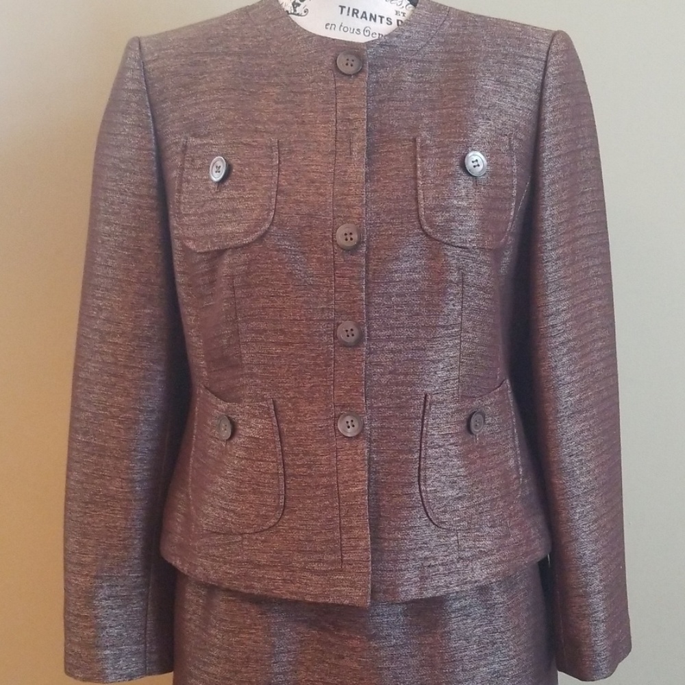 Le Suit 5 button Skirt Suit